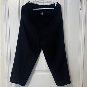 Simply Basic Black Cropped Pants
